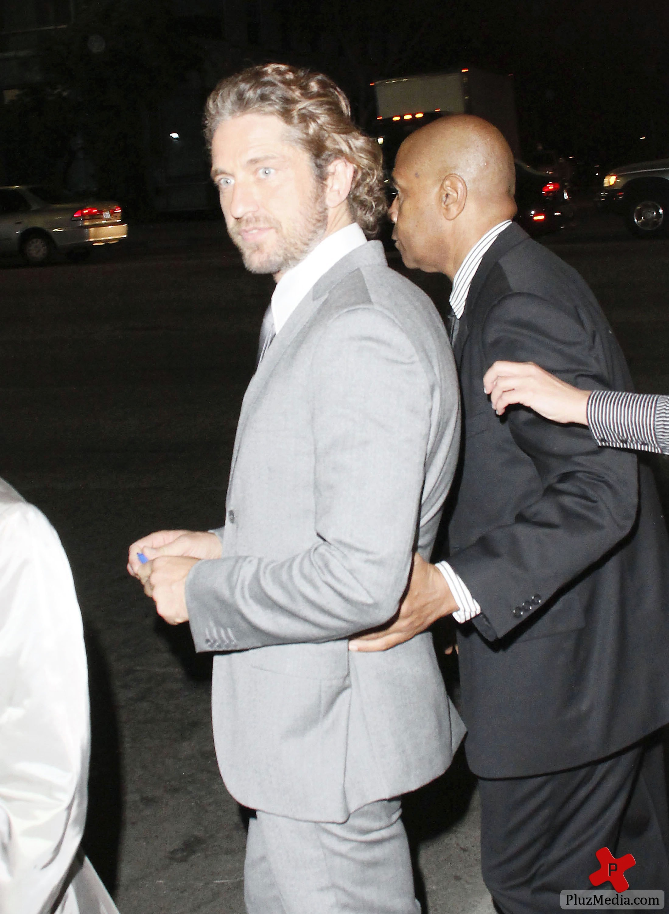 Gerard Butler signs autographs for fans at the 'Machine Gun Preacher' premiere | Picture 84217